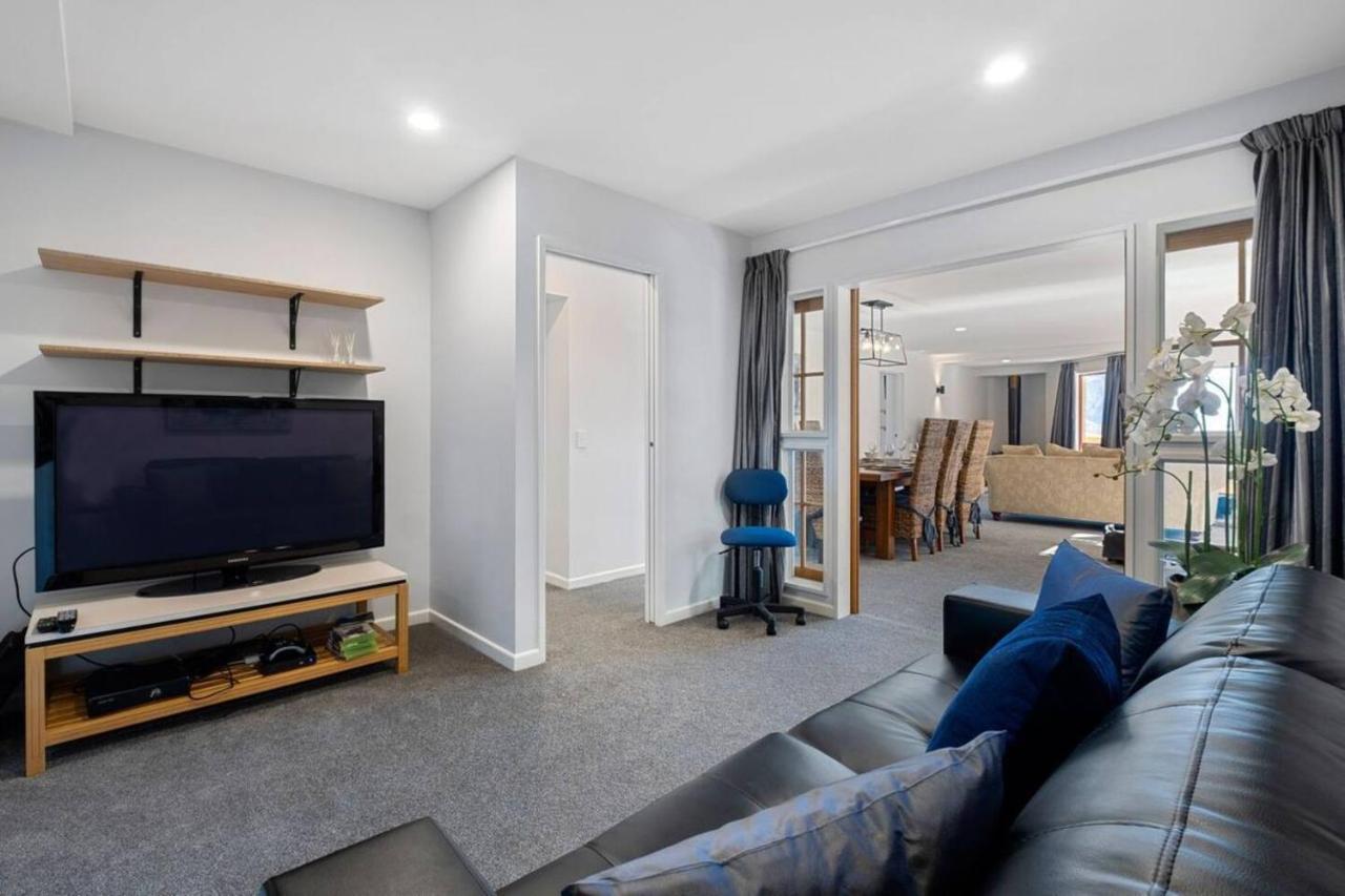 Magnificent Apartment With Great Views! Queenstown Buitenkant foto